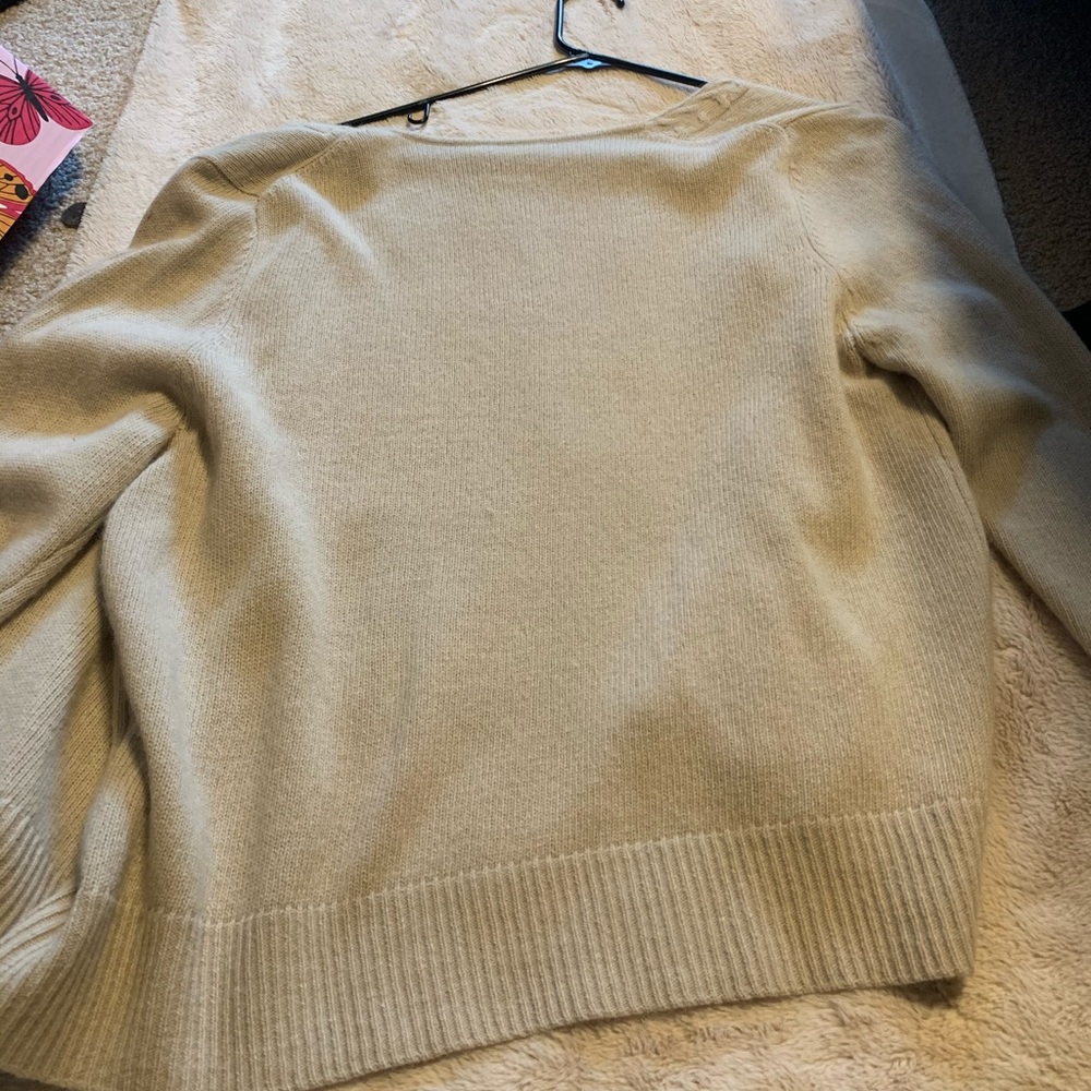 Sweater - Picture 4 of 4